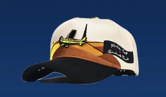 Gorra Airplane Desert: Weritocaps x Diamond Club, vista lateral